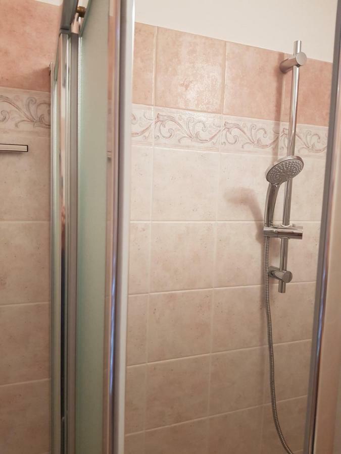 شقة La Casa Di Francesca كاستيلْنْوافو بيراردين المظهر الخارجي الصورة